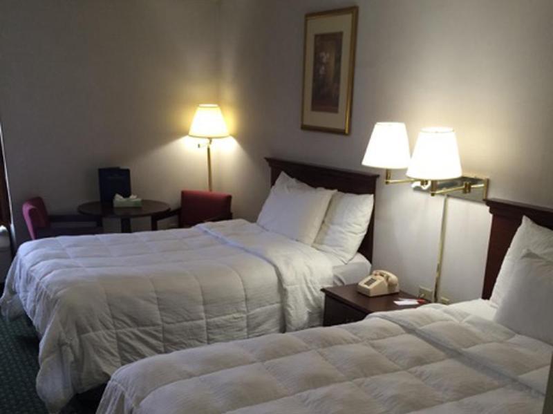 Magnuson Hotel East סירקיוז מראה חיצוני תמונה