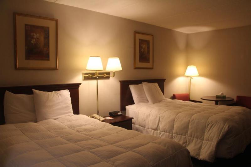Magnuson Hotel East סירקיוז מראה חיצוני תמונה