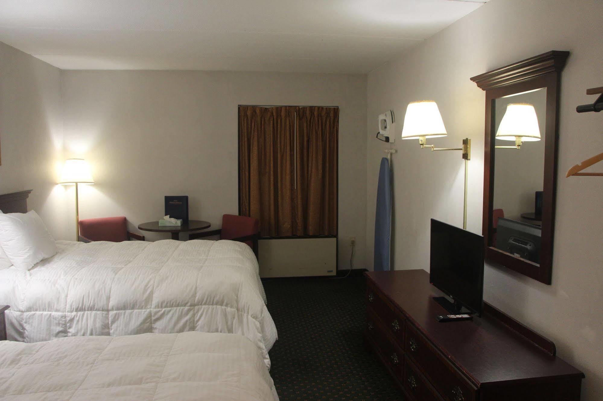 Magnuson Hotel East סירקיוז מראה חיצוני תמונה