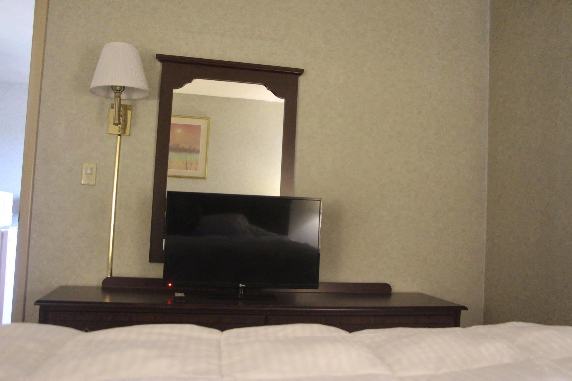 Magnuson Hotel East סירקיוז מראה חיצוני תמונה